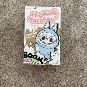 Labubu-Exciting Macaron The Monsters Vinyl Face Box - Blue Pink